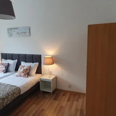 31 Apartment *